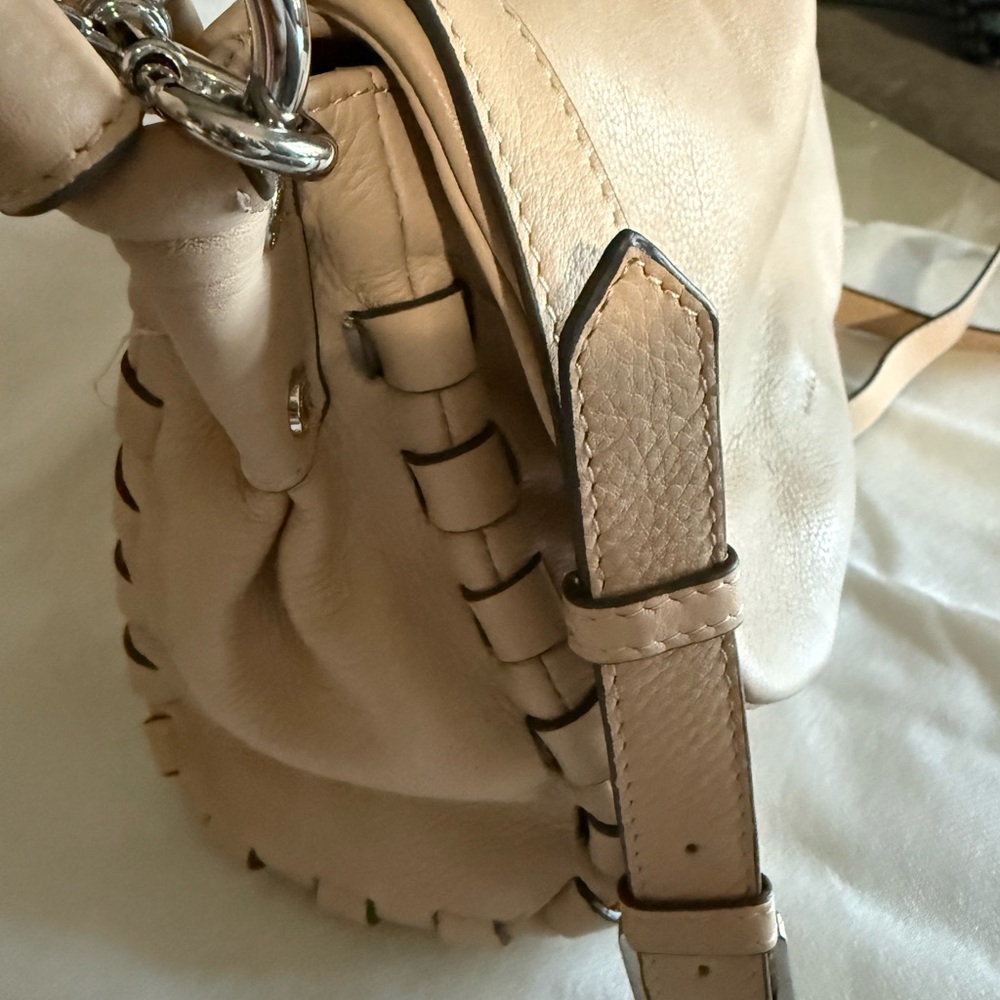 Elegant Tan Leather Shoulder Bag - Picture 9 of 17